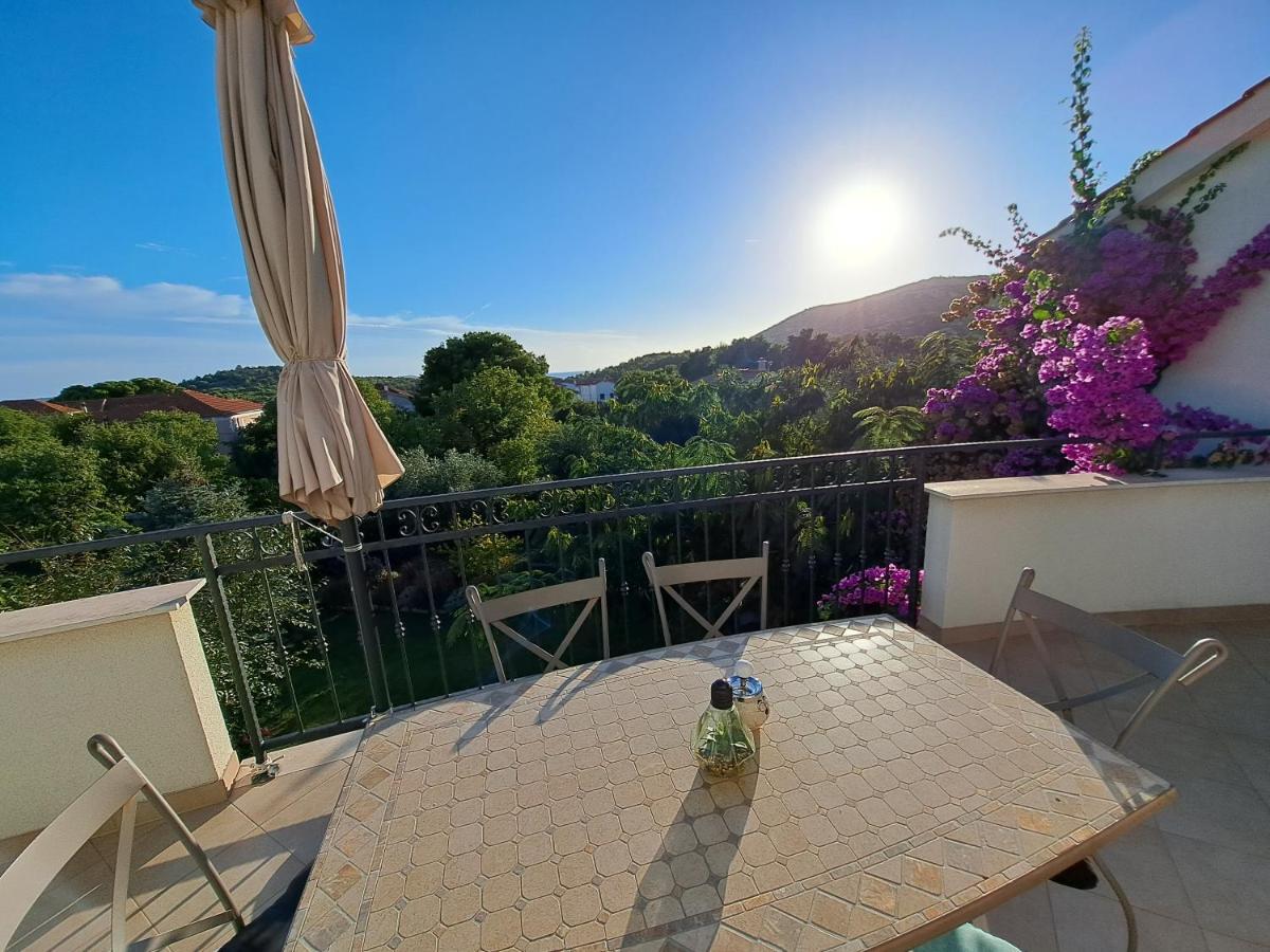 Apartment Oaza Mira Tribalj Exteriér fotografie