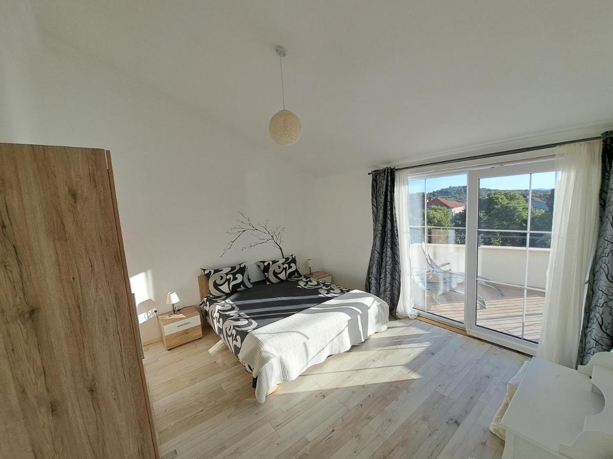 Apartment Oaza Mira Tribalj Exteriér fotografie