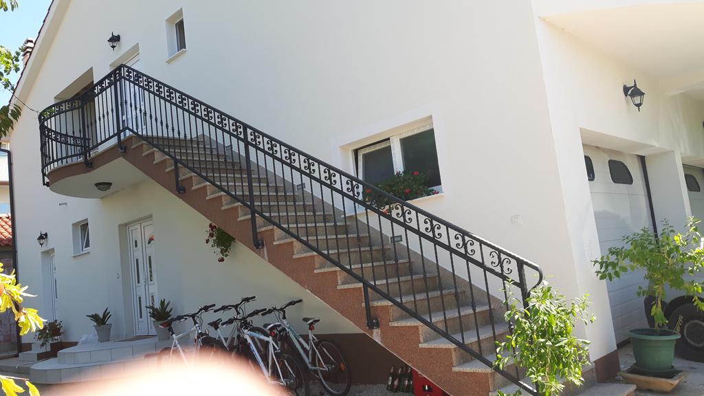 Apartment Oaza Mira Tribalj Exteriér fotografie